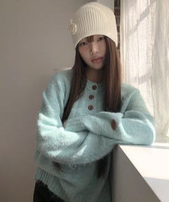 ヘンリーネックボタンオーバーニット SKY BLUE