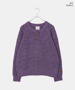 ヘンリーネックボタンオーバーニット