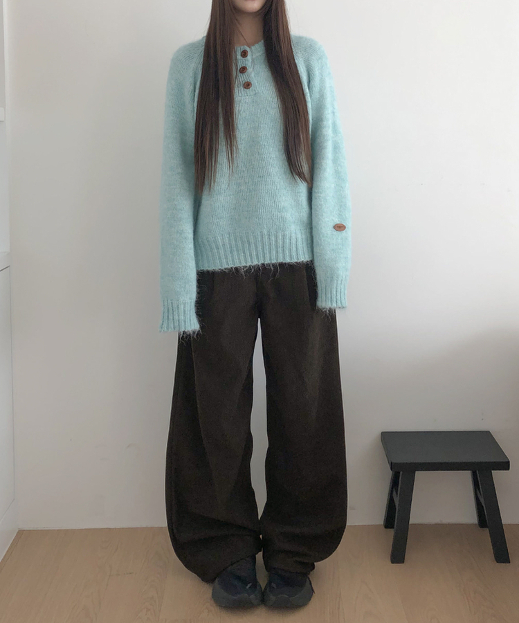 ヘンリーネックボタンオーバーニット SKY BLUE