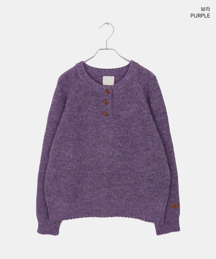 ヘンリーネックボタンオーバーニット