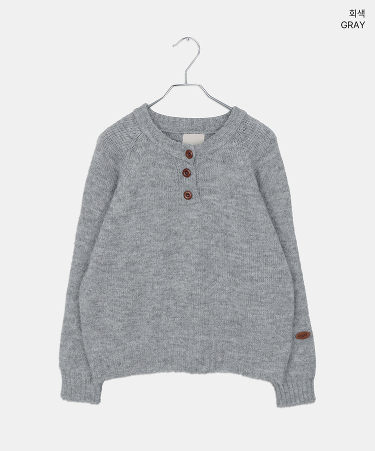 ヘンリーネックボタンオーバーニット