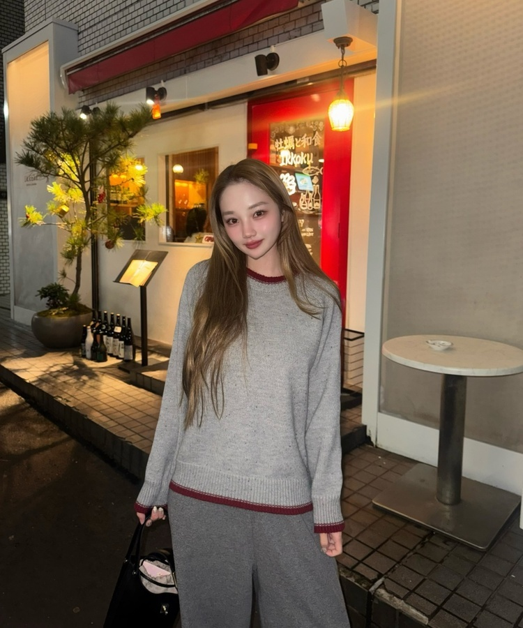 라운드 배색 니트 그레이