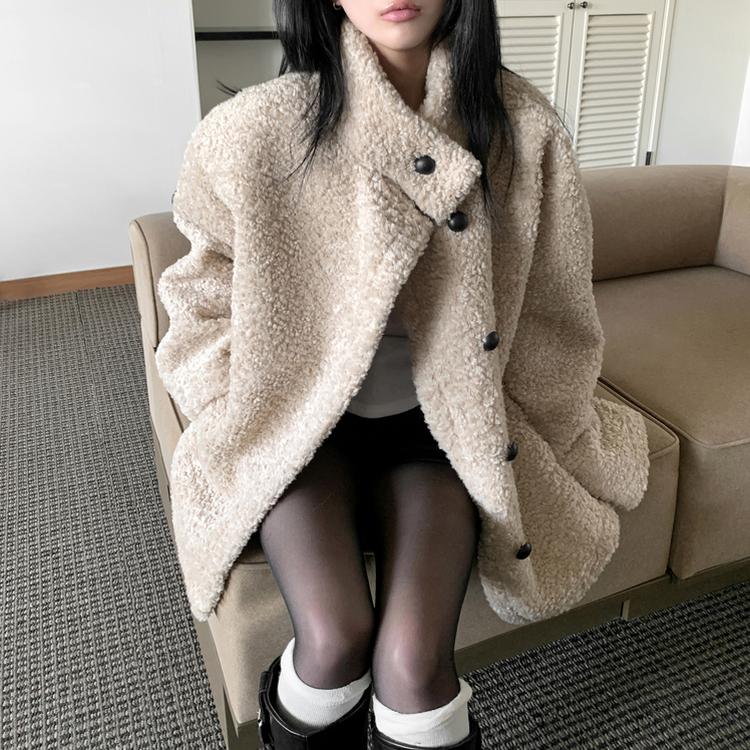 빌츠 양털 퍼 스웨이드 안감 무스탕 하이넥 하프 코트 아이보리