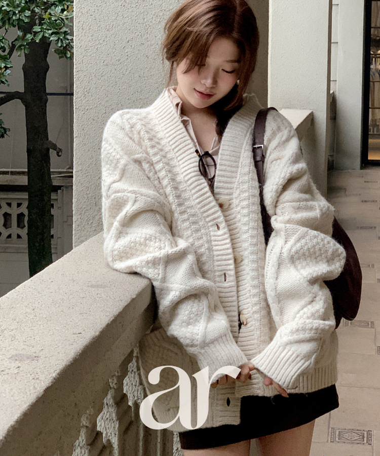 [ウール混] (MADE / ウール5% / 厚手でふんわり♥ / ソフトタッチ)   ケーブル Vネック ルーズフィット ウールカーディガン   CREAM IVORY