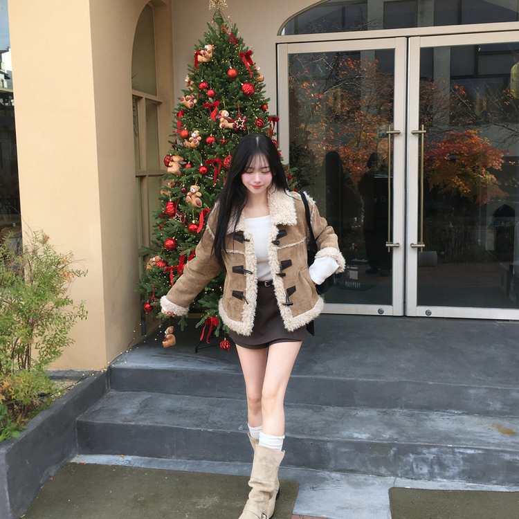 벨루디 도톰 스웨이드 떡볶이 숏 무스탕 베이지