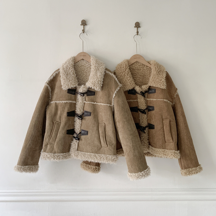 벨루디 도톰 스웨이드 떡볶이 숏 무스탕