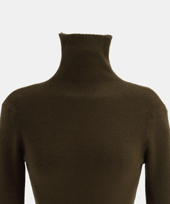 クラシックタートルネックニット