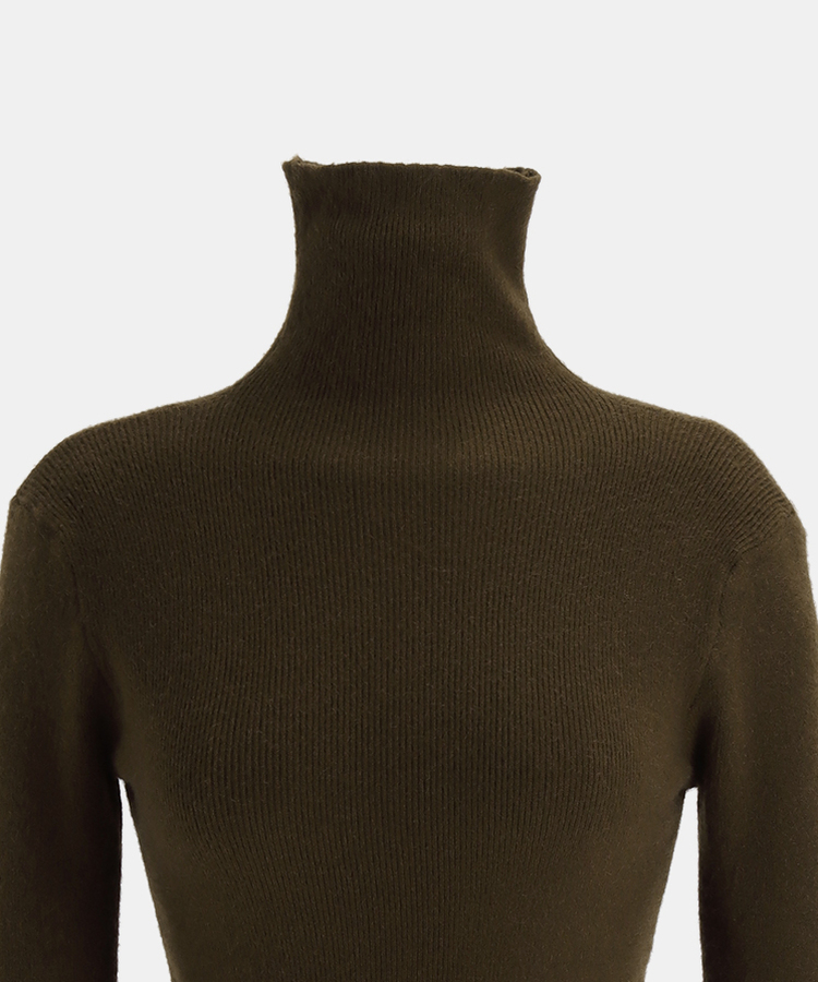 クラシックタートルネックニット