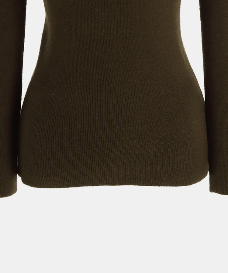 クラシックタートルネックニット