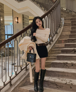 厚手スクエアオフショルダーニット IVORY