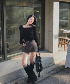 厚手スクエアオフショルダーニット BLACK