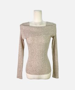 厚手スクエアオフショルダーニット