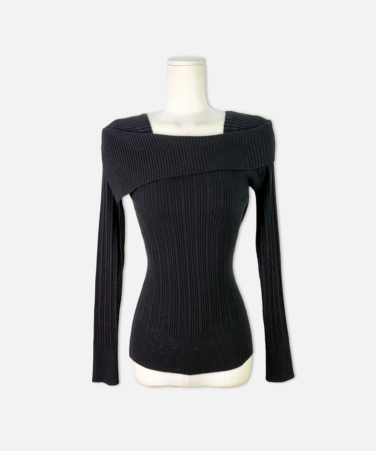 厚手スクエアオフショルダーニット