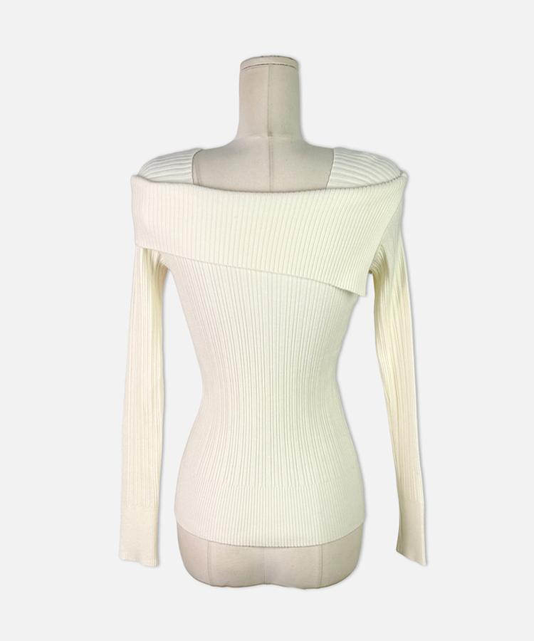 厚手スクエアオフショルダーニット