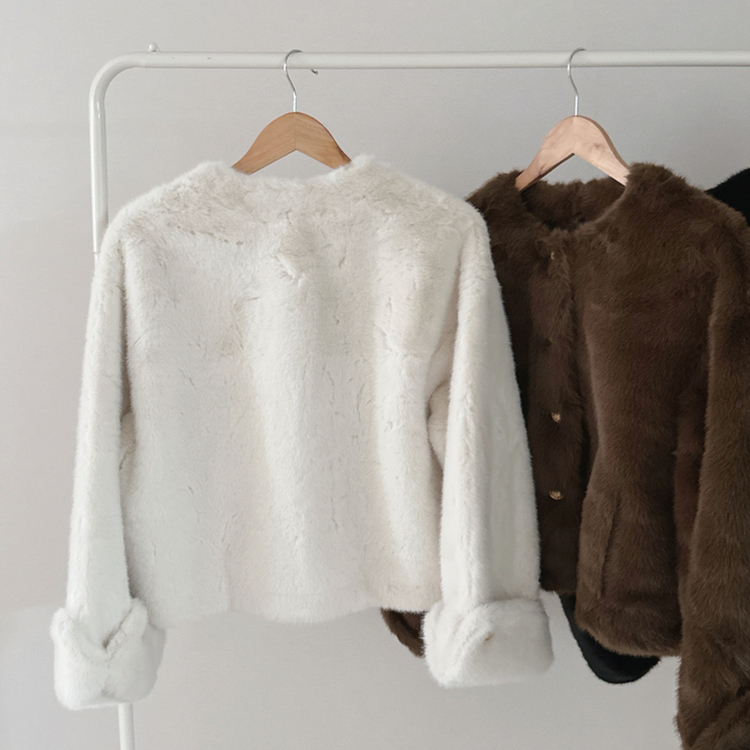 フェイクファーノーカラージャケット