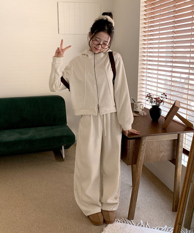 【SET】トレーニングフードジップアップ ワイドパンツ IVORY