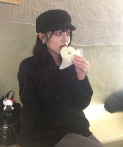 더블 버튼 누빔 숏 코트 블랙