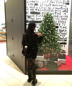 더블 버튼 누빔 숏 코트 블랙