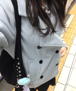 더블 버튼 누빔 숏 코트 소라