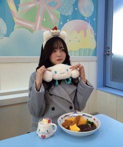 더블 버튼 누빔 숏 코트 소라