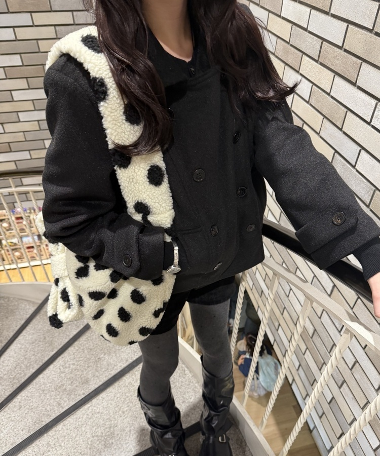 더블 버튼 누빔 숏 코트 블랙