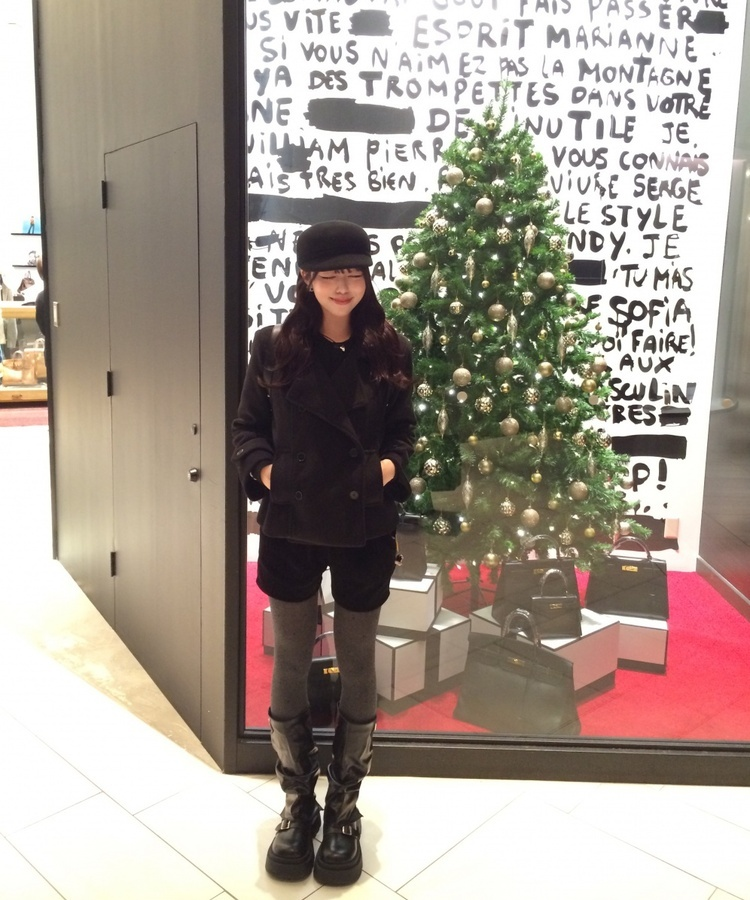 더블 버튼 누빔 숏 코트 블랙