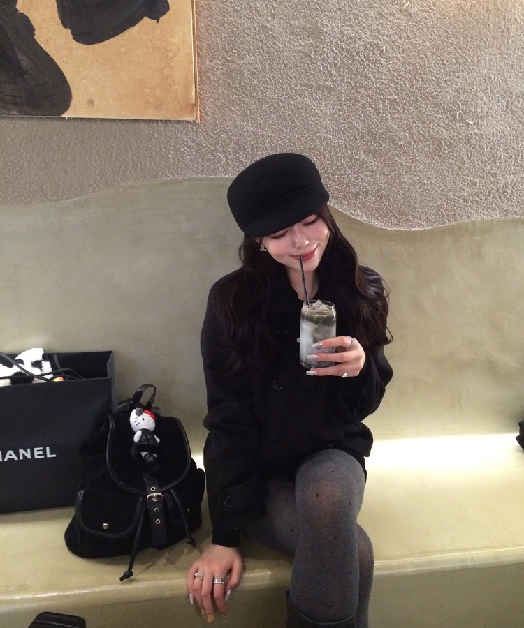 더블 버튼 누빔 숏 코트 블랙