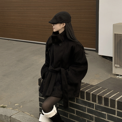 연말룩추천하이넥 단추 허리벨트끈 누빔 하프 로브 반코트 박시핏 자켓 블랙