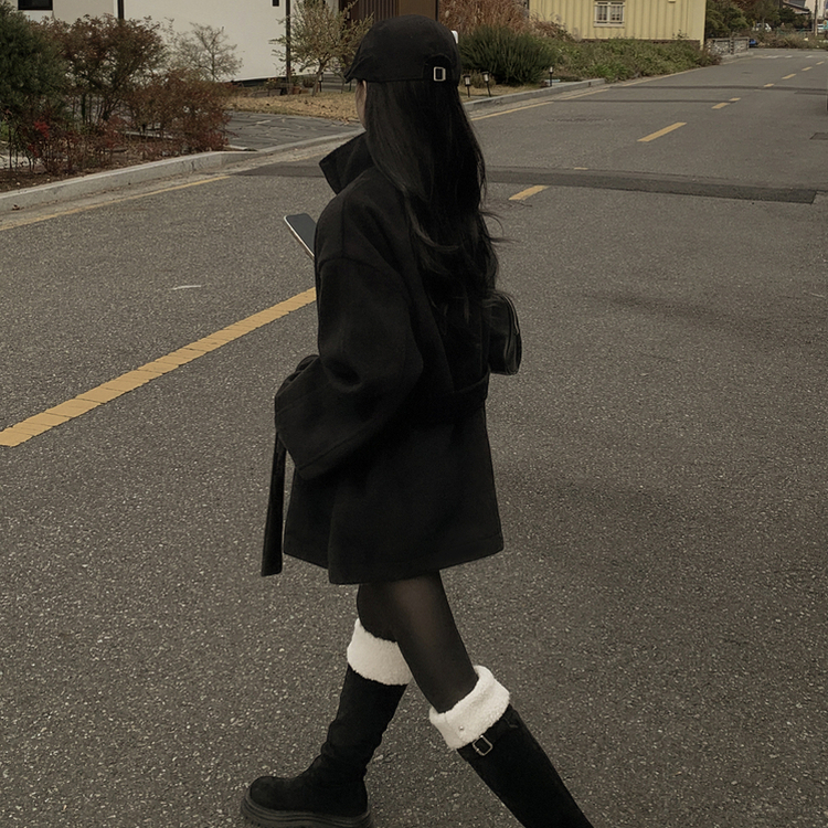 연말룩추천하이넥 단추 허리벨트끈 누빔 하프 로브 반코트 박시핏 자켓 블랙