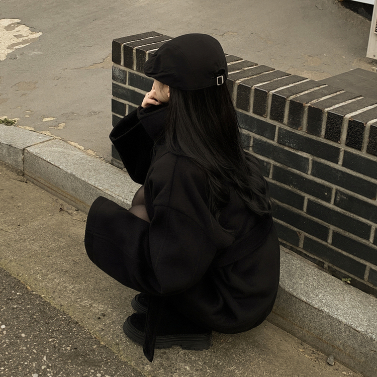 연말룩추천하이넥 단추 허리벨트끈 누빔 하프 로브 반코트 박시핏 자켓 블랙