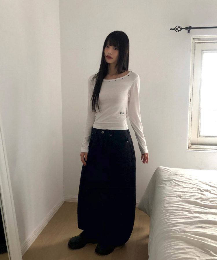 르하 스터드 라운드넥 슬림 티셔츠 아이