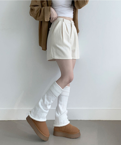 융기모 룬트 융기모 핀턱 코듀로이 기모 숏팬츠 화이트