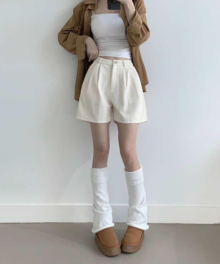 융기모 룬트 융기모 핀턱 코듀로이 기모 숏팬츠 화이트