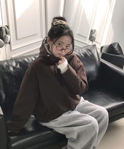 누빔안감 토키 하이넥 체크배색 누빔안감 루즈핏 후드 패딩 브라운