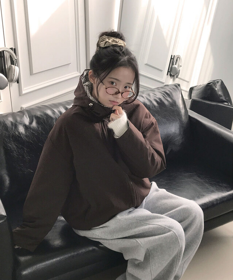 누빔안감 토키 하이넥 체크배색 누빔안감 루즈핏 후드 패딩 브라운