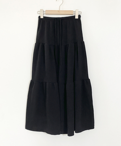 バンディングティアードスカート