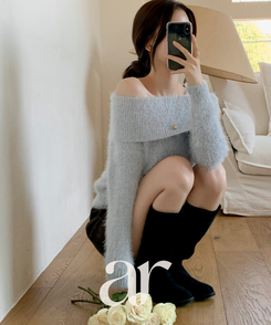 (ショールラインポイント♥ / ふわふわ / 華奢フィット)   ソルニードル ファー オフショルダーニット   SKYBLUE