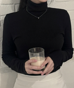 앙고라 골지 목폴라 티셔츠 블랙