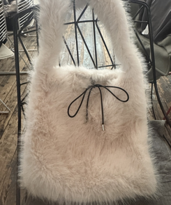 로지 밍크숄더 백 화이트