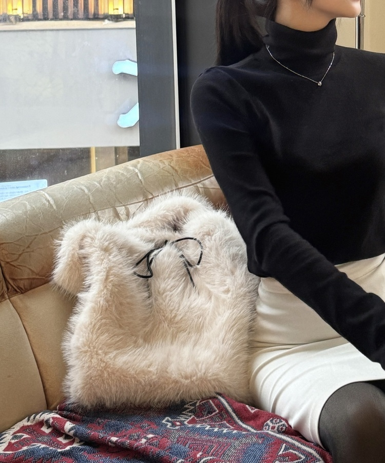 로지 밍크숄더 백 화이트