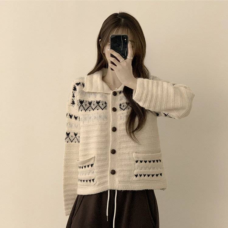 귀여움 보장하는 퍼지 노르딕 버튼 카라 겨울 오버핏 포켓 니트 가디건  베이지