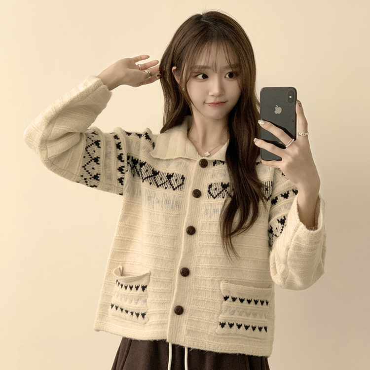 귀여움 보장하는 퍼지 노르딕 버튼 카라 겨울 오버핏 포켓 니트 가디건  베이지