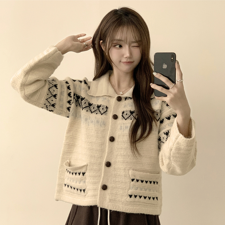 귀여움 보장하는 퍼지 노르딕 버튼 카라 겨울 오버핏 포켓 니트 가디건  베이지