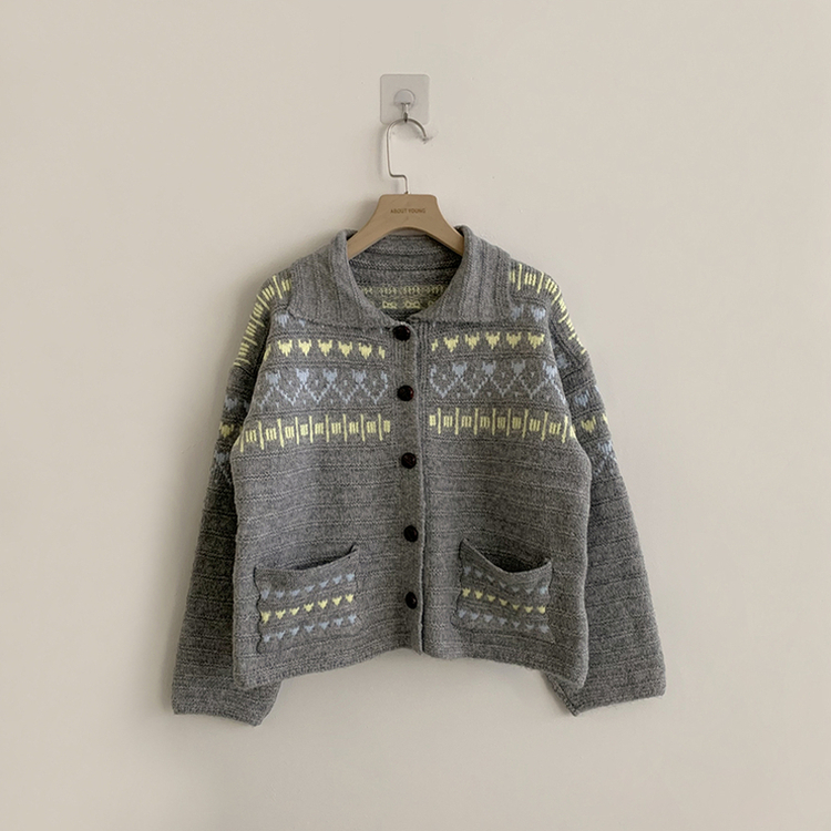 귀여움 보장하는 퍼지 노르딕 버튼 카라 겨울 오버핏 포켓 니트 가디건