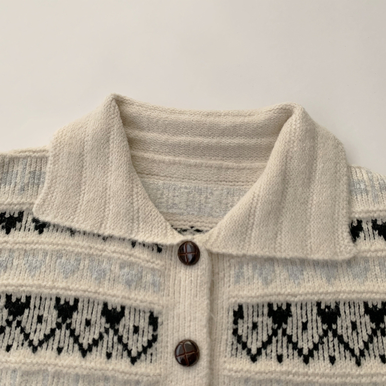 귀여움 보장하는 퍼지 노르딕 버튼 카라 겨울 오버핏 포켓 니트 가디건