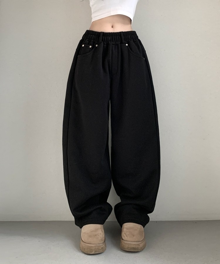피넛 벨트 오버 일자핏 코튼 기모 롱 트레이닝 팬츠 블랙