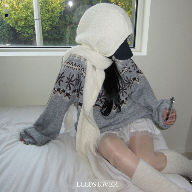 フラワーノルディックニット