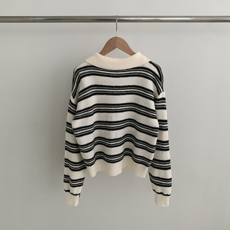 オーバーストライプボタンニット