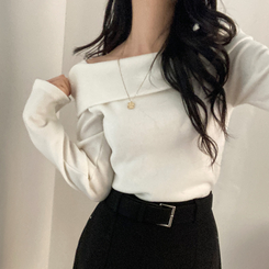 ふんわりオフスクエア長袖Tシャツ IVORY