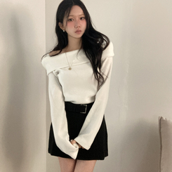 ふんわりオフスクエア長袖Tシャツ IVORY